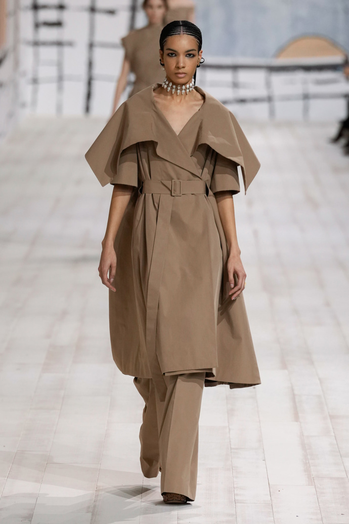 Prohlédněte si kolekci Dior Haute Couture 2024...
Prohlédněte si kolekci Dior Haute Couture 2024...