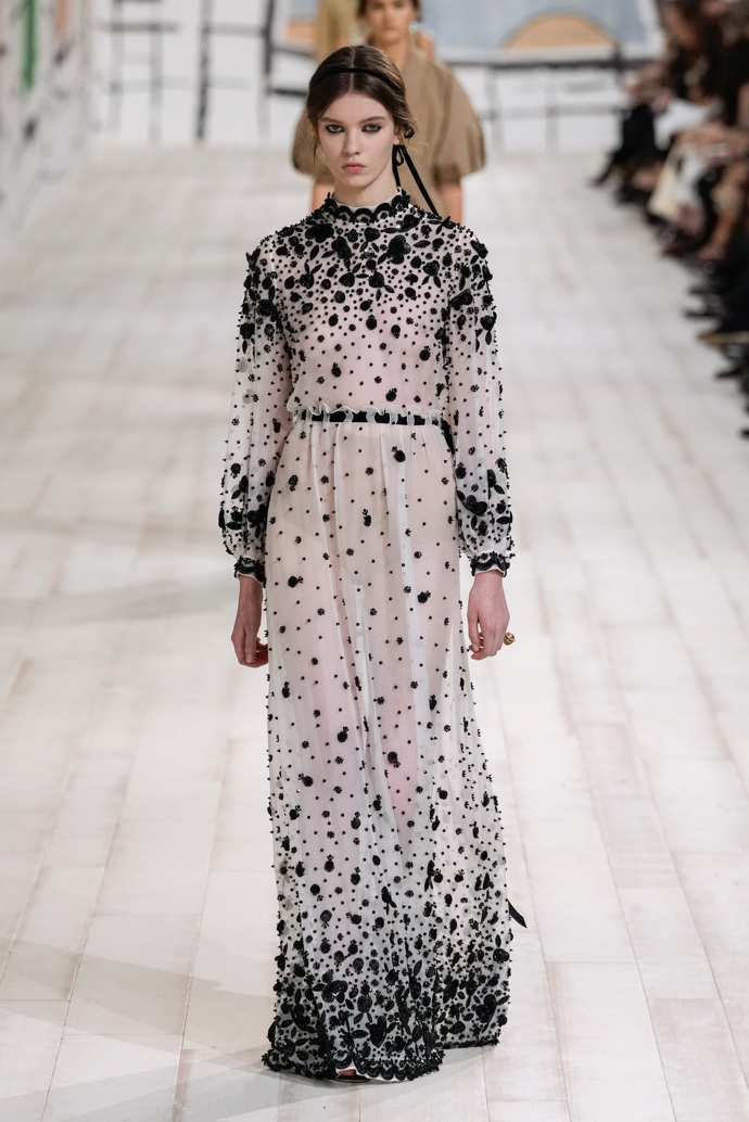 Prohlédněte si kolekci Dior Haute Couture 2024...
Prohlédněte si kolekci Dior Haute Couture 2024...