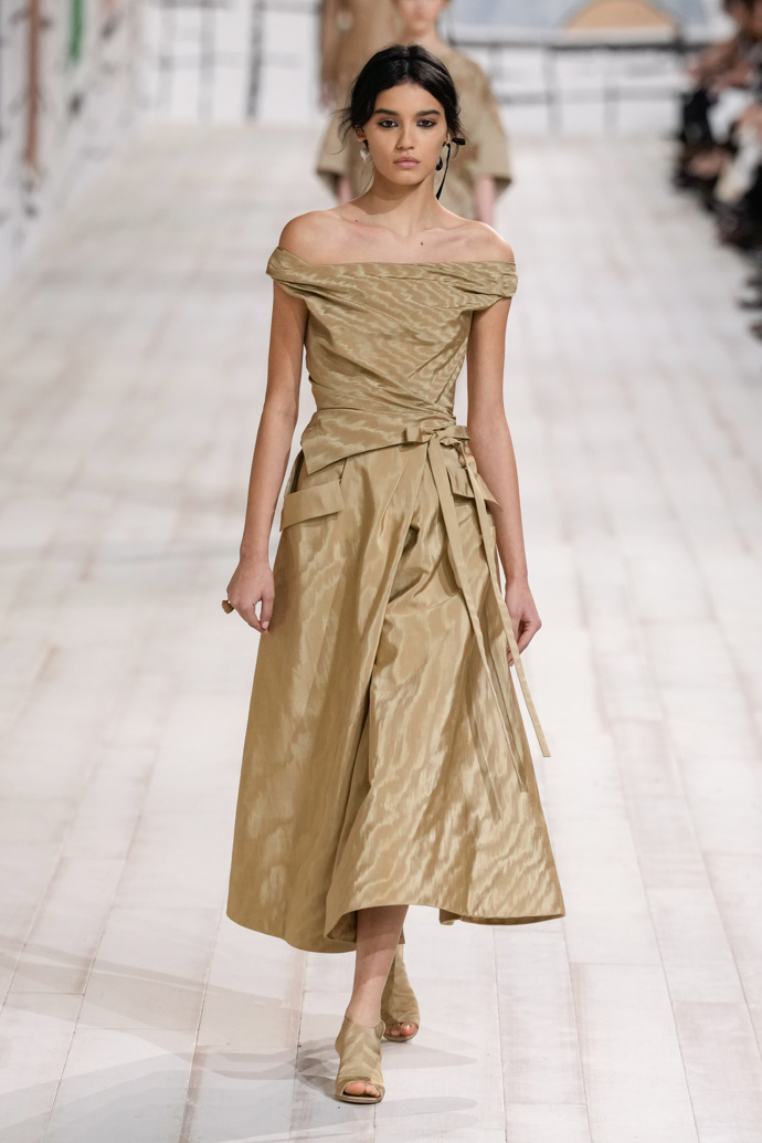 Prohlédněte si kolekci Dior Haute Couture 2024...
Prohlédněte si kolekci Dior Haute Couture 2024...