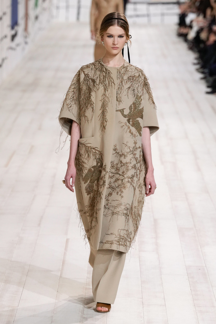 Prohlédněte si kolekci Dior Haute Couture 2024...
Prohlédněte si kolekci Dior Haute Couture 2024...