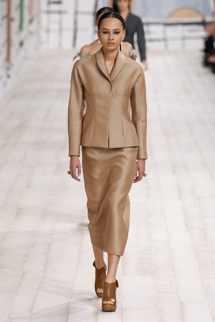 Prohlédněte si kolekci Dior Haute Couture 2024...
Prohlédněte si kolekci Dior Haute Couture 2024...