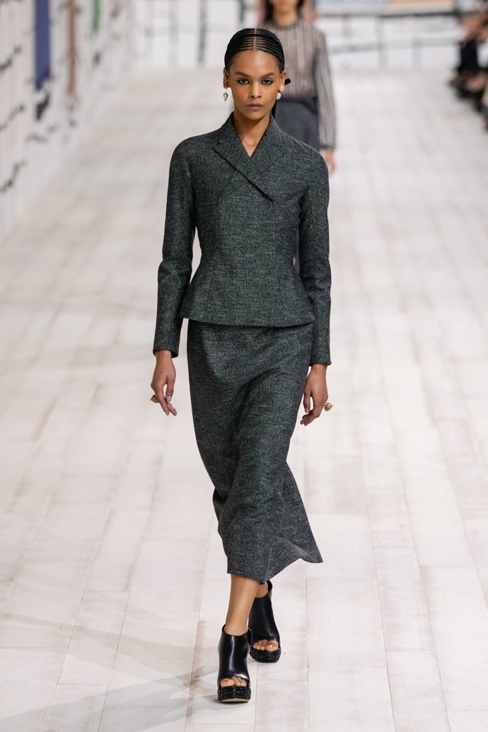 Prohlédněte si kolekci Dior Haute Couture 2024...
Prohlédněte si kolekci Dior Haute Couture 2024...