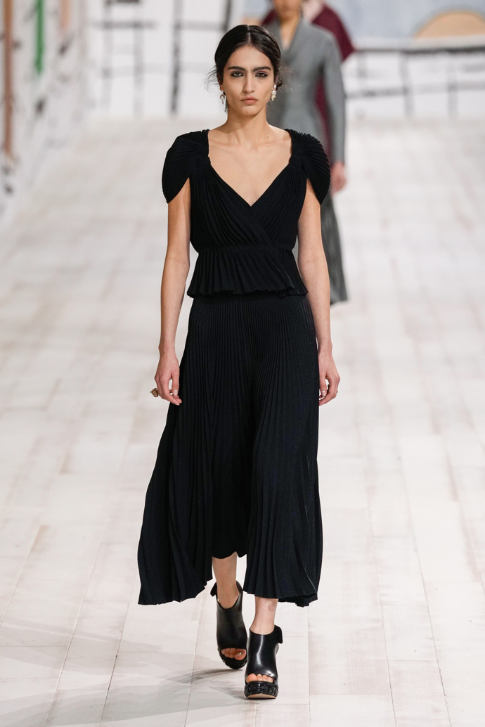 Prohlédněte si kolekci Dior Haute Couture 2024...
Prohlédněte si kolekci Dior Haute Couture 2024...