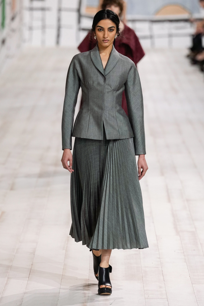 Prohlédněte si kolekci Dior Haute Couture 2024...
Prohlédněte si kolekci Dior Haute Couture 2024...