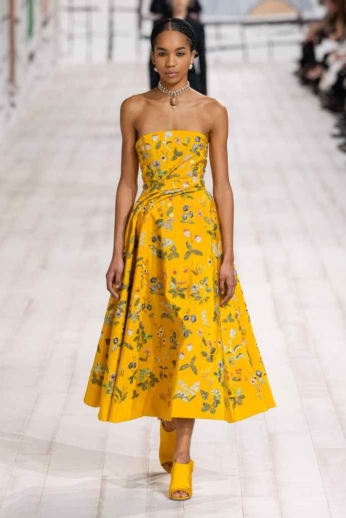 Prohlédněte si kolekci Dior Haute Couture 2024...
Prohlédněte si kolekci Dior Haute Couture 2024...