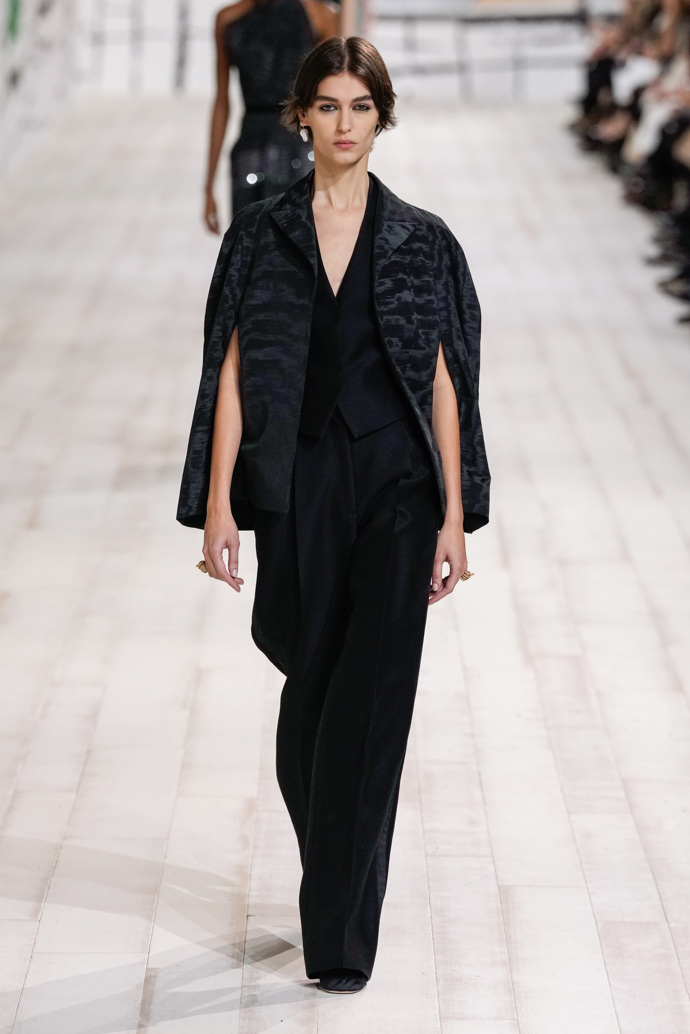 Prohlédněte si kolekci Dior Haute Couture 2024...
Prohlédněte si kolekci Dior Haute Couture 2024...