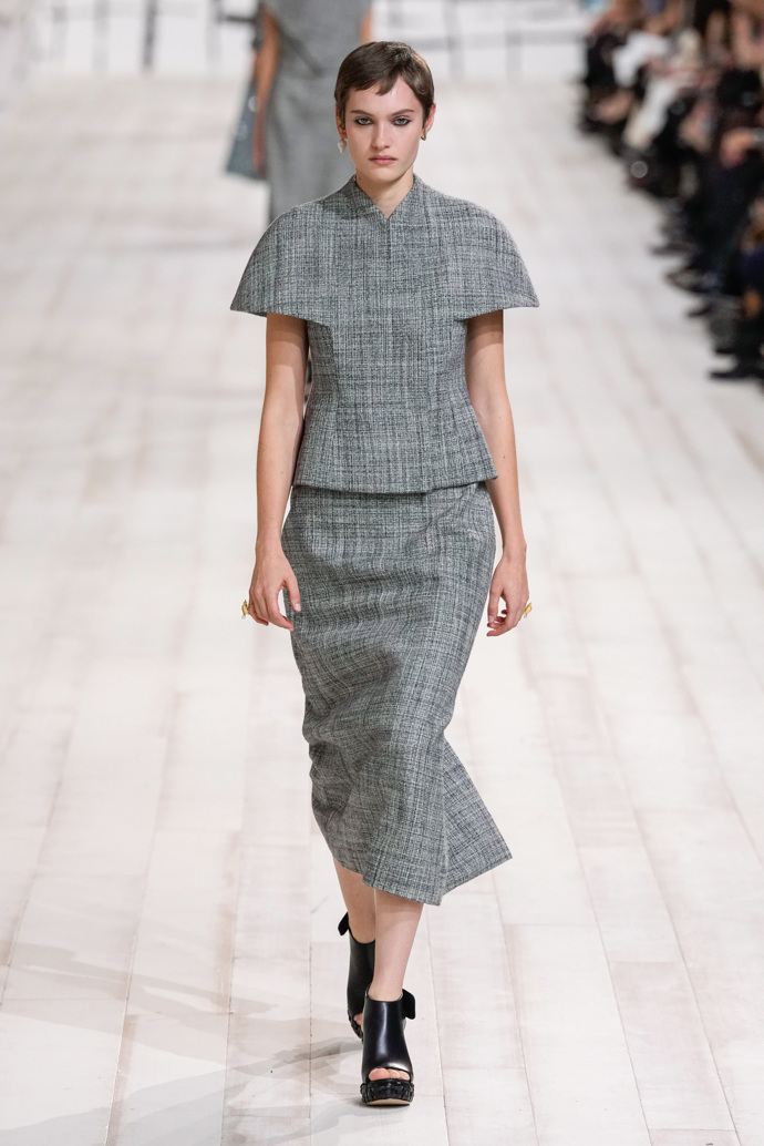 Prohlédněte si kolekci Dior Haute Couture 2024...
Prohlédněte si kolekci Dior Haute Couture 2024...