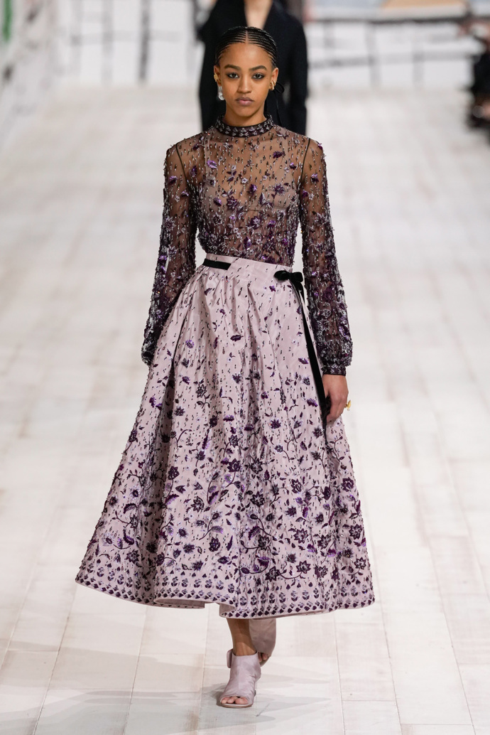 Prohlédněte si kolekci Dior Haute Couture 2024...
Prohlédněte si kolekci Dior Haute Couture 2024...