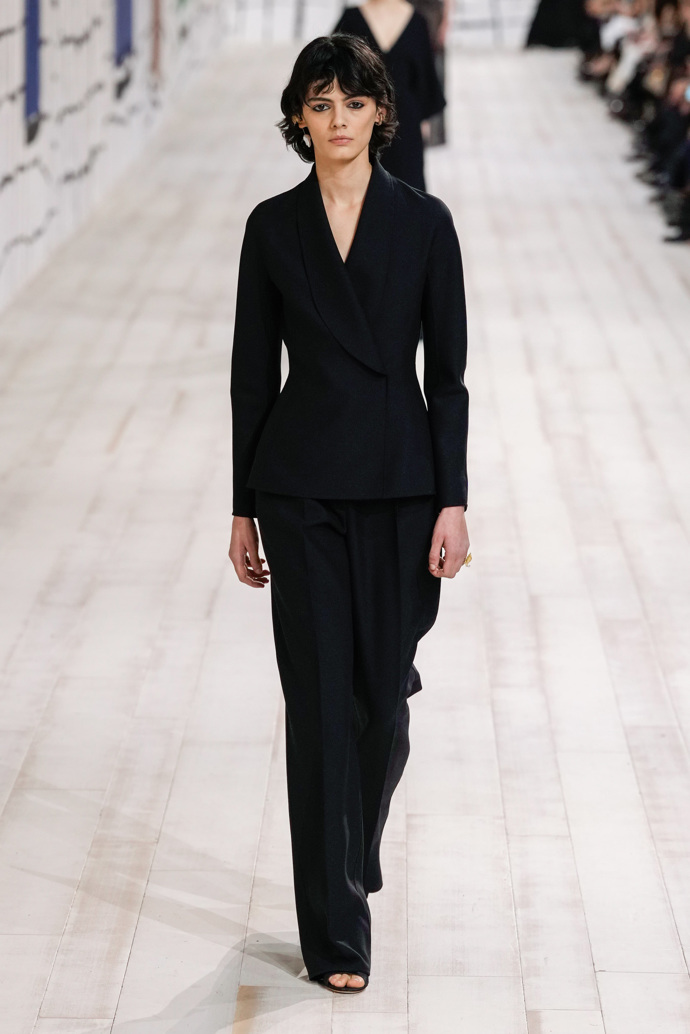 Prohlédněte si kolekci Dior Haute Couture 2024...
Prohlédněte si kolekci Dior Haute Couture 2024...