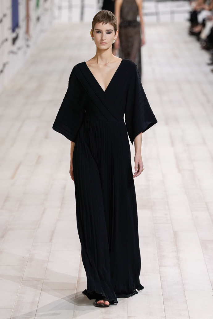 Prohlédněte si kolekci Dior Haute Couture 2024...
Prohlédněte si kolekci Dior Haute Couture 2024...