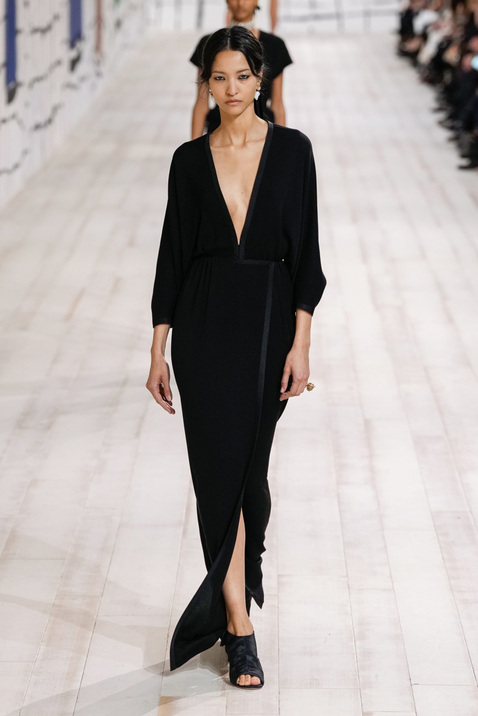 Prohlédněte si kolekci Dior Haute Couture 2024...
Prohlédněte si kolekci Dior Haute Couture 2024...
