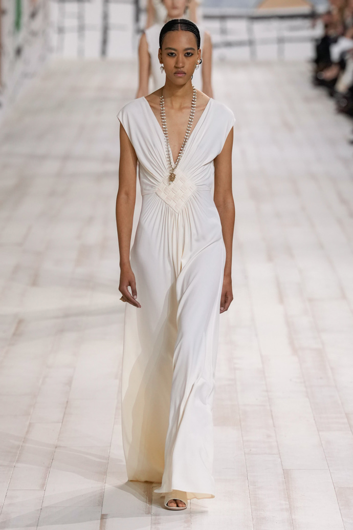 Prohlédněte si kolekci Dior Haute Couture 2024...
Prohlédněte si kolekci Dior Haute Couture 2024...