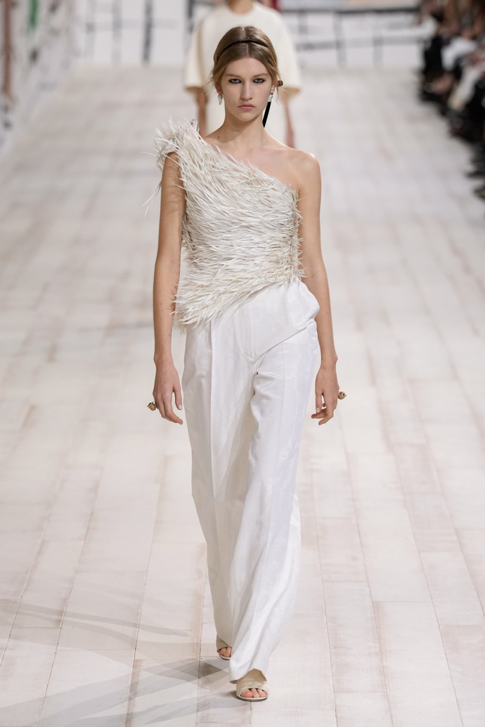 Prohlédněte si kolekci Dior Haute Couture 2024...
Prohlédněte si kolekci Dior Haute Couture 2024...