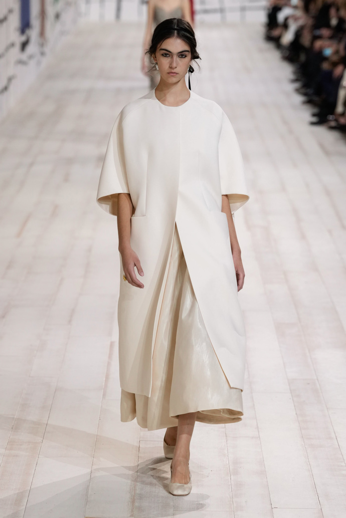 Prohlédněte si kolekci Dior Haute Couture 2024...
Prohlédněte si kolekci Dior Haute Couture 2024...