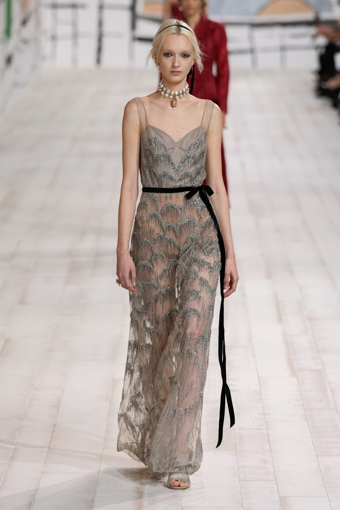 Prohlédněte si kolekci Dior Haute Couture 2024...
Prohlédněte si kolekci Dior Haute Couture 2024...
