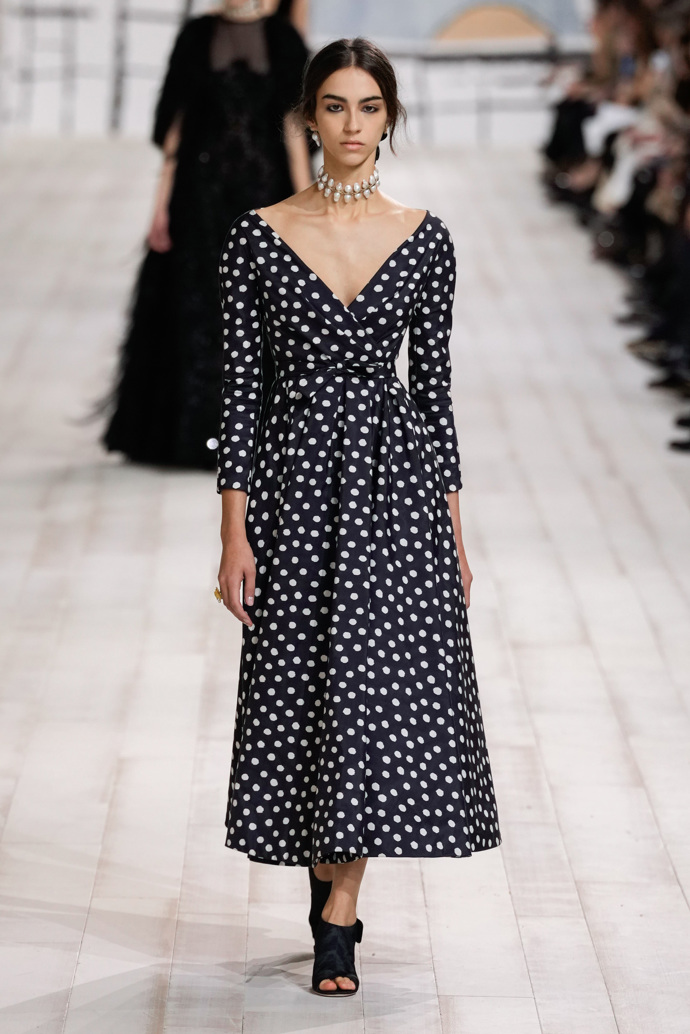 Prohlédněte si kolekci Dior Haute Couture 2024...
Prohlédněte si kolekci Dior Haute Couture 2024...