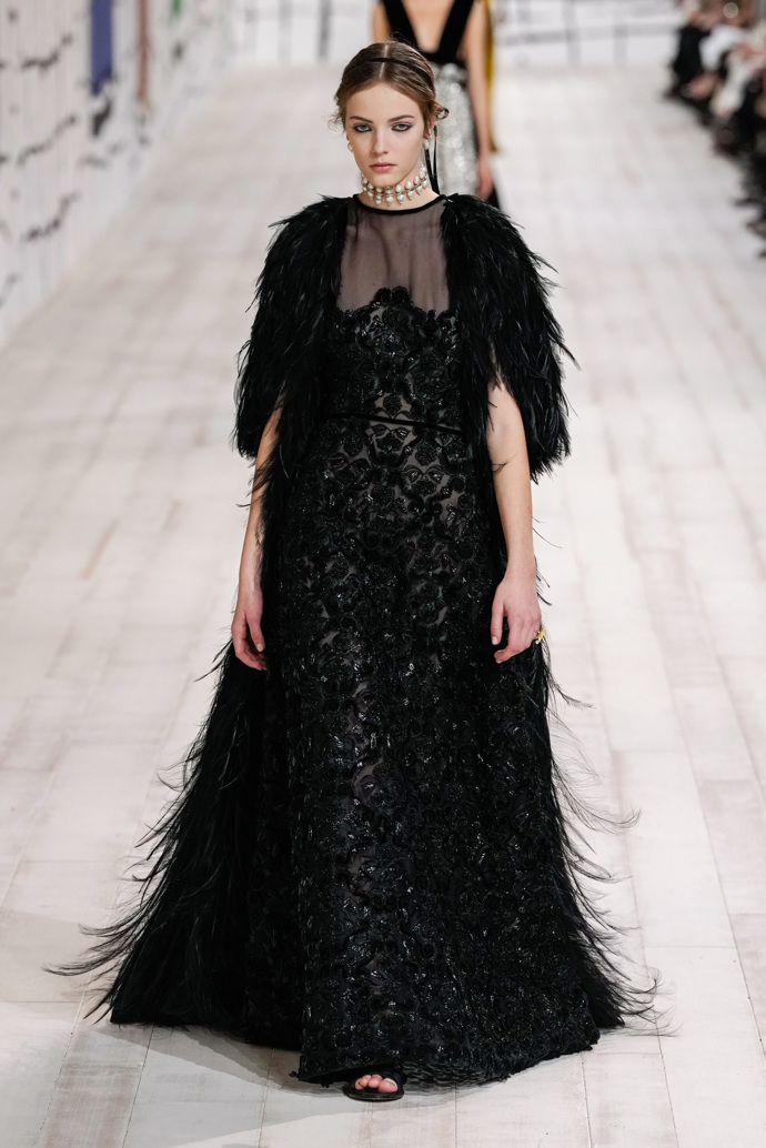 Prohlédněte si kolekci Dior Haute Couture 2024...
Prohlédněte si kolekci Dior Haute Couture 2024...