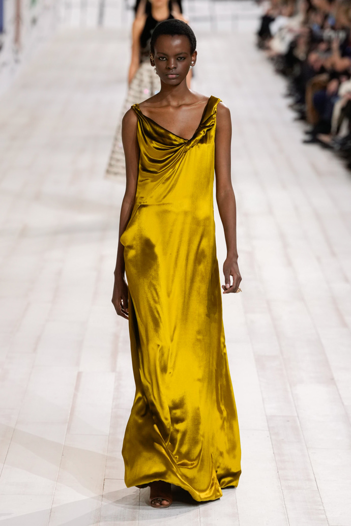 Prohlédněte si kolekci Dior Haute Couture 2024...
Prohlédněte si kolekci Dior Haute Couture 2024...