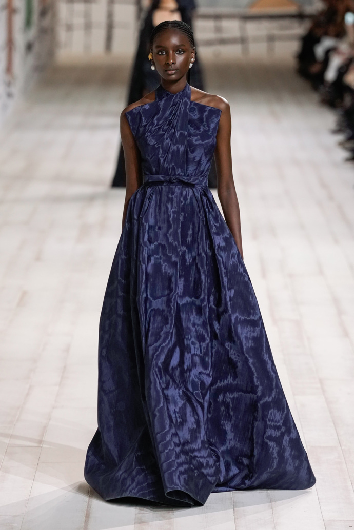 Prohlédněte si kolekci Dior Haute Couture 2024...
Prohlédněte si kolekci Dior Haute Couture 2024...