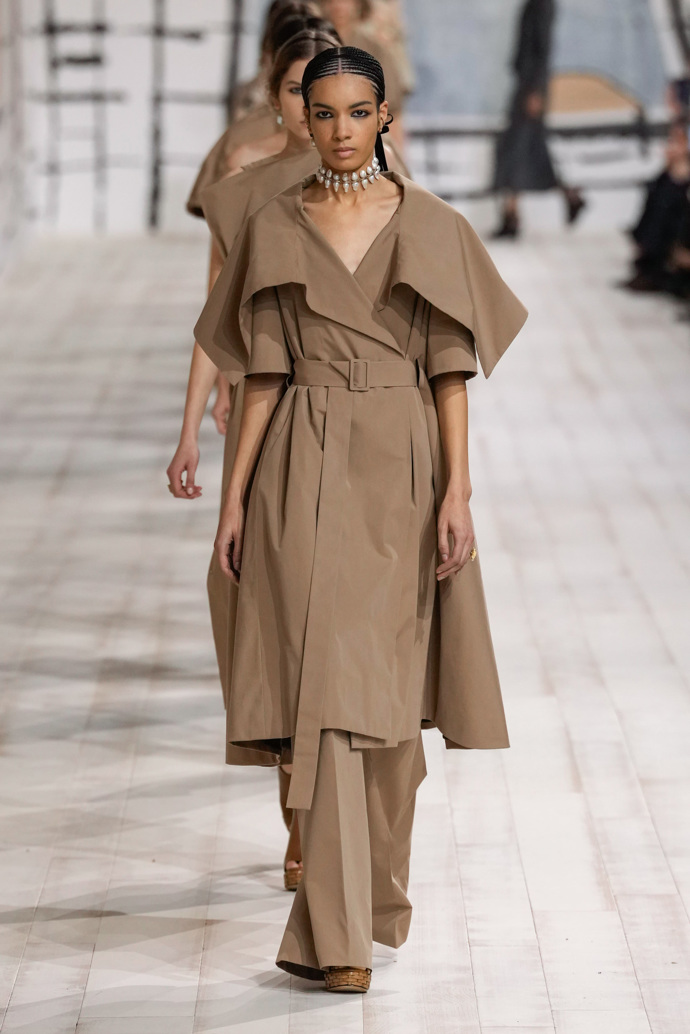 Prohlédněte si kolekci Dior Haute Couture 2024...
Prohlédněte si kolekci Dior Haute Couture 2024...