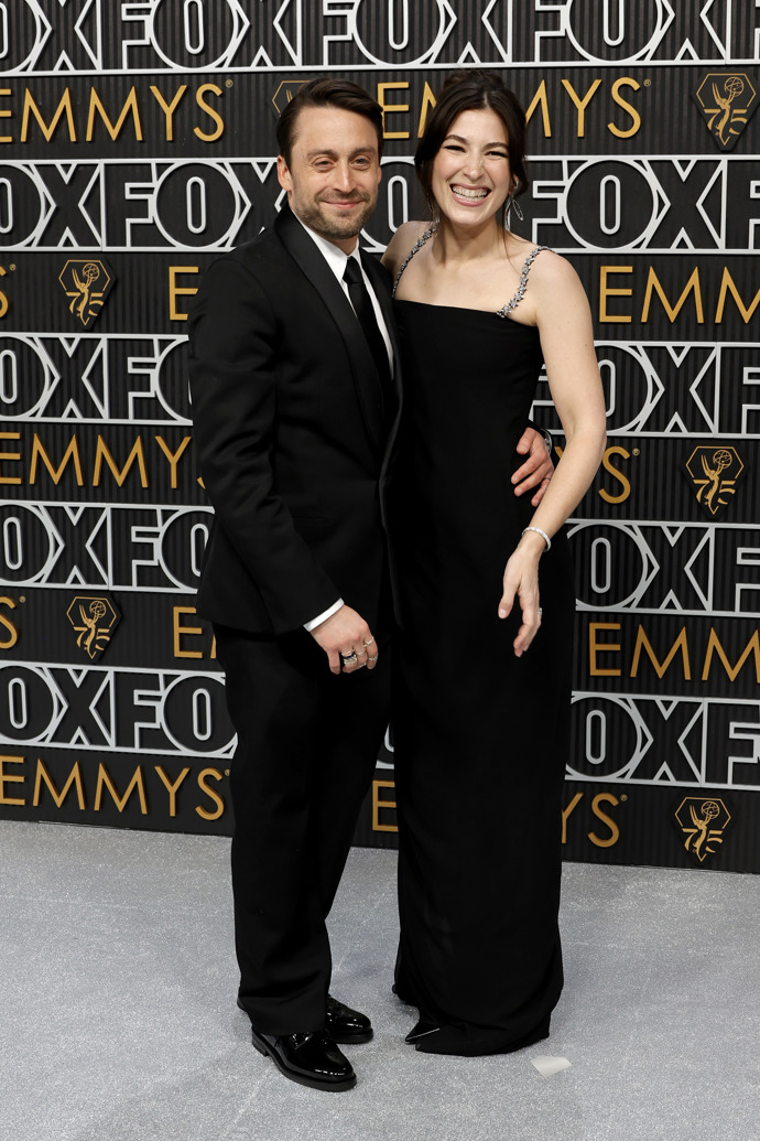  

Kieran Culkin a Jazz Charton na 75. Emmy Awards
