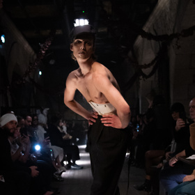 Prohlédněte si kolekci Maison Margiela Artisanal Collection 2024
Prohlédněte si kolekci Maison Margiela Artisanal Collection 2024