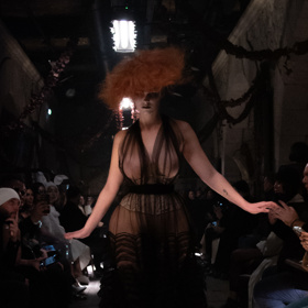 Prohlédněte si kolekci Maison Margiela Artisanal Collection 2024
Prohlédněte si kolekci Maison Margiela Artisanal Collection 2024