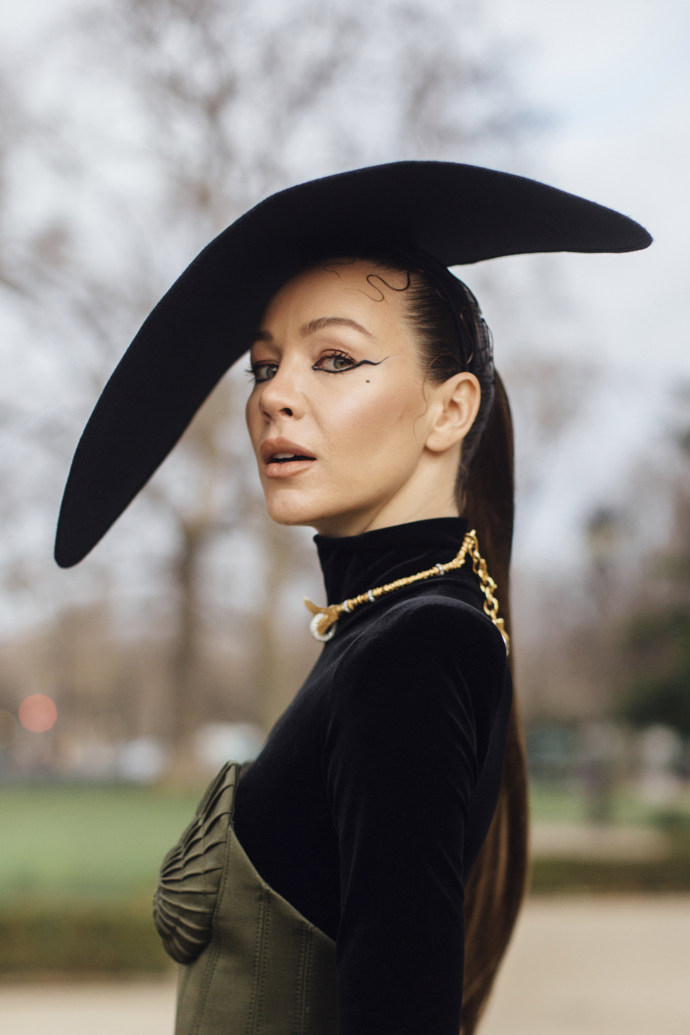  

Street style z pařížského haute couture weeku

