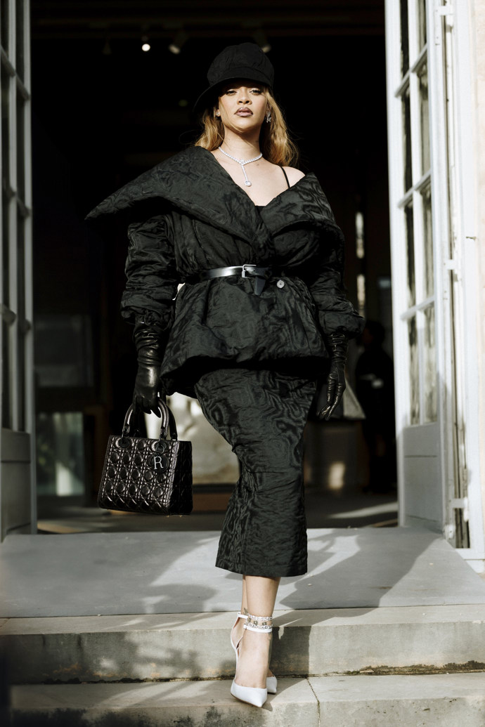  

Street style z pařížského haute couture weeku
