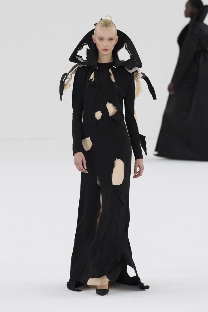  

Prohlédněte si kolekci Viktor & Rolf Haute Couture Spring Summer 2024
