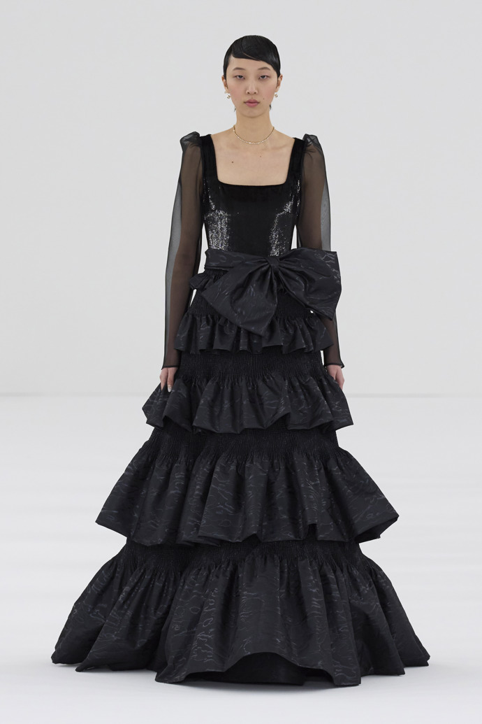  

Prohlédněte si kolekci Viktor & Rolf Haute Couture Spring Summer 2024
