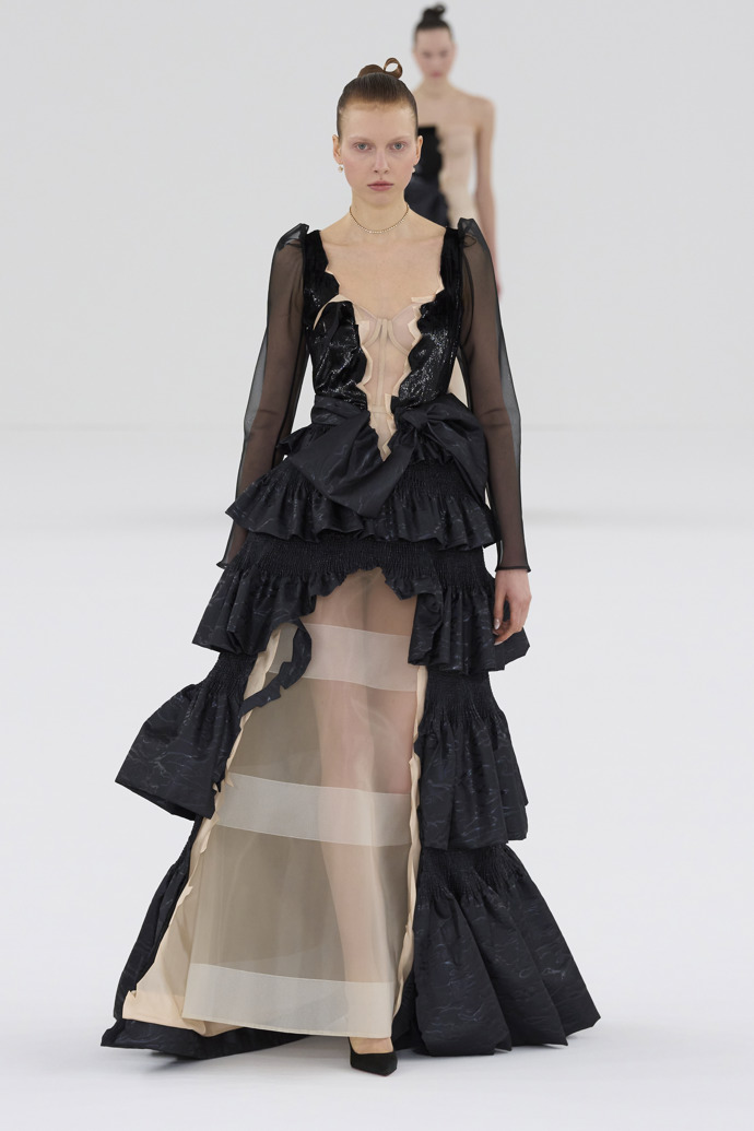  

Prohlédněte si kolekci Viktor & Rolf Haute Couture Spring Summer 2024
