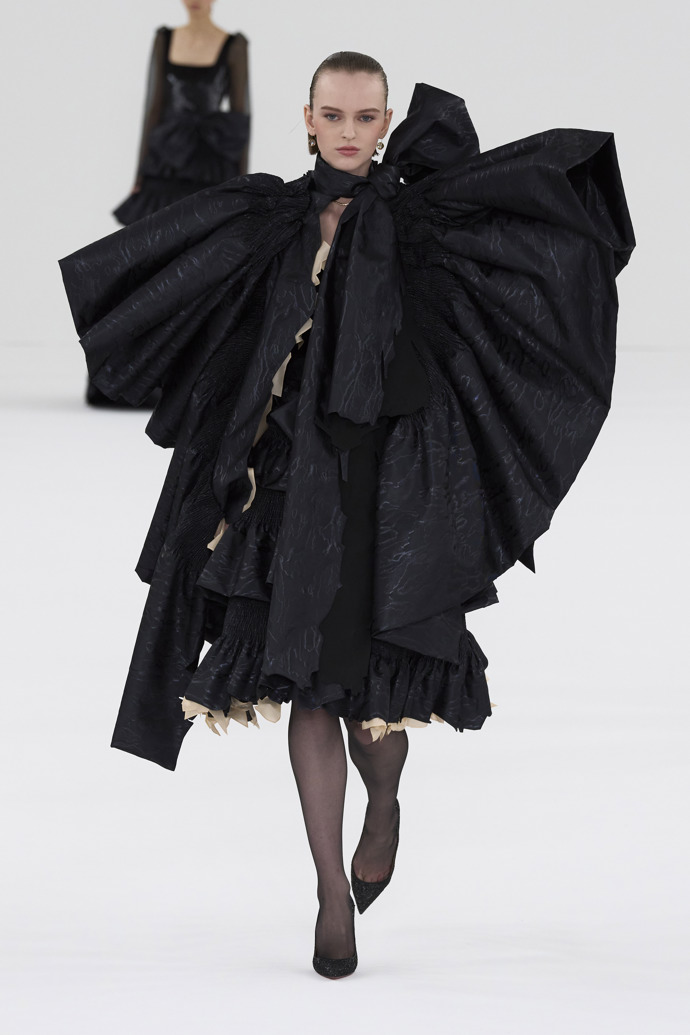  

Prohlédněte si kolekci Viktor & Rolf Haute Couture Spring Summer 2024
