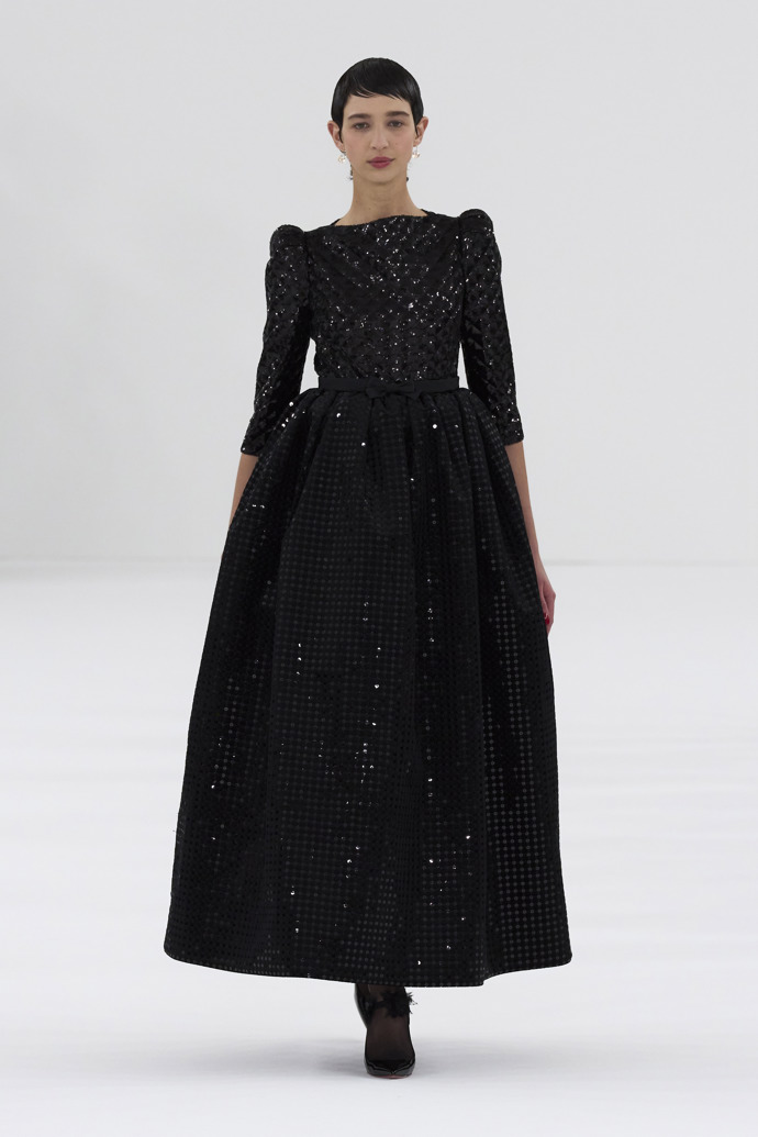  

Prohlédněte si kolekci Viktor & Rolf Haute Couture Spring Summer 2024
