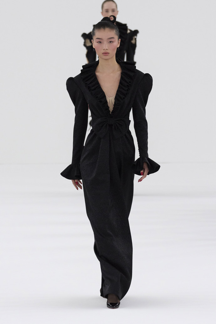  

Prohlédněte si kolekci Viktor & Rolf Haute Couture Spring Summer 2024
