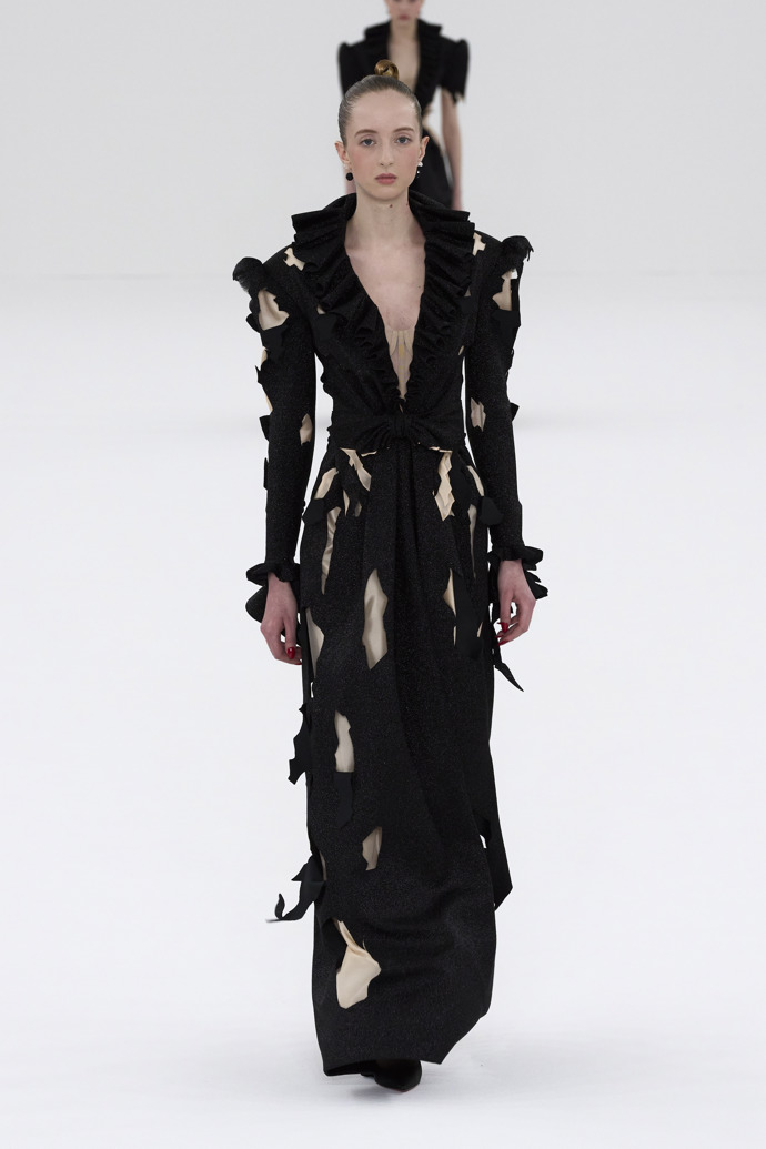  

Prohlédněte si kolekci Viktor & Rolf Haute Couture Spring Summer 2024
