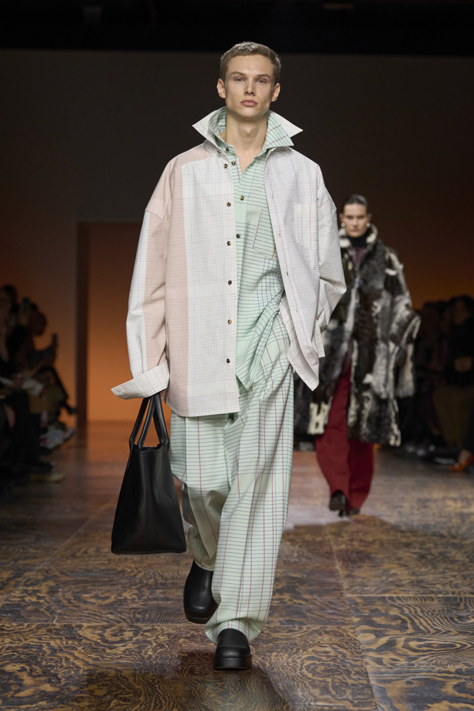  

Prohlédněte si ready-to-wear kolekci Bottega Veneta Fall/Winter 2024...
