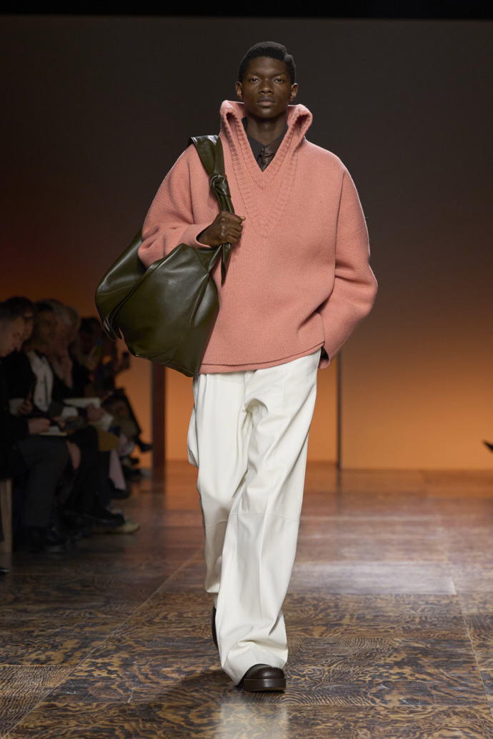  

Prohlédněte si ready-to-wear kolekci Bottega Veneta Fall/Winter 2024...
