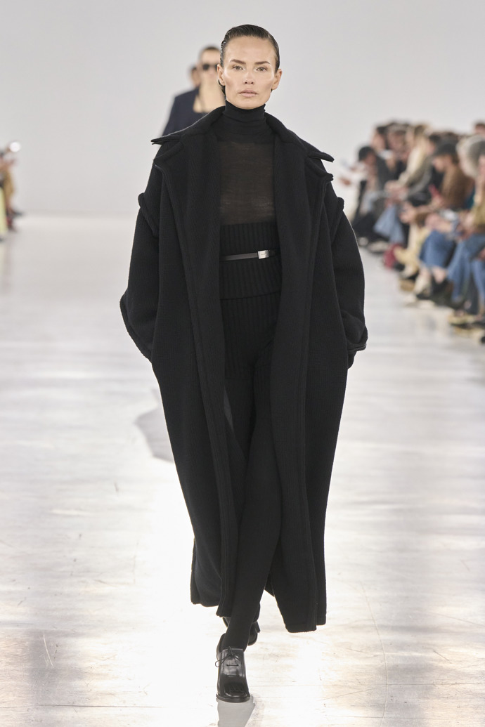 Prohlédněte si ready-to-wear kolekci Max Mara Fall/Winter 2024...
Prohlédněte si ready-to-wear kolekci Max Mara Fall/Winter 2024...