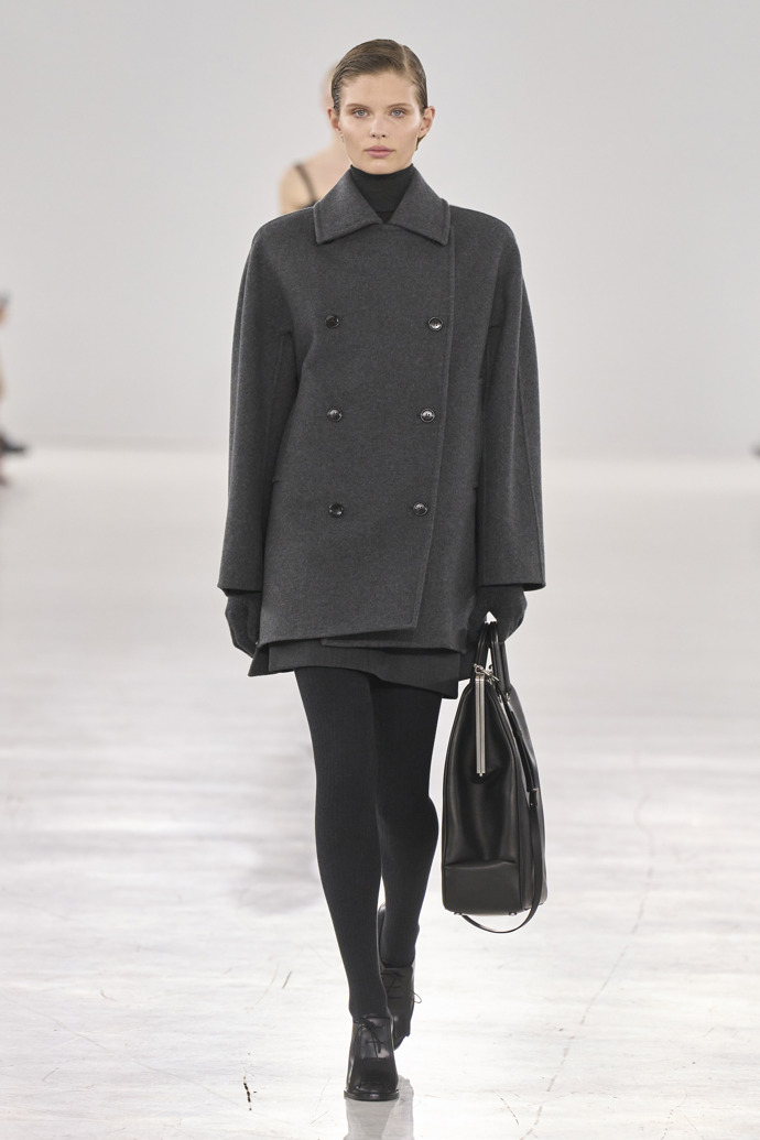 Prohlédněte si ready-to-wear kolekci Max Mara Fall/Winter 2024...
Prohlédněte si ready-to-wear kolekci Max Mara Fall/Winter 2024...