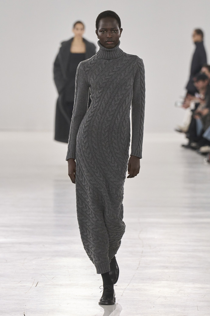 Prohlédněte si ready-to-wear kolekci Max Mara Fall/Winter 2024...
Prohlédněte si ready-to-wear kolekci Max Mara Fall/Winter 2024...