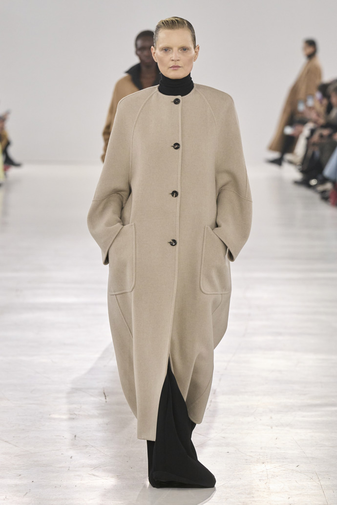 Prohlédněte si ready-to-wear kolekci Max Mara Fall/Winter 2024...
Prohlédněte si ready-to-wear kolekci Max Mara Fall/Winter 2024...