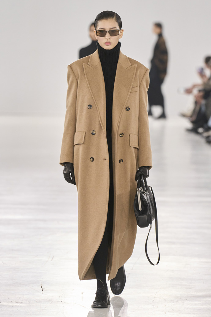 Prohlédněte si ready-to-wear kolekci Max Mara Fall/Winter 2024...
Prohlédněte si ready-to-wear kolekci Max Mara Fall/Winter 2024...