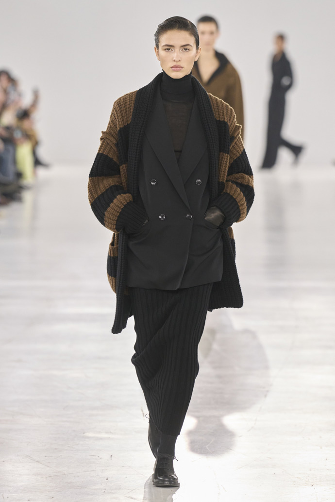 Prohlédněte si ready-to-wear kolekci Max Mara Fall/Winter 2024...
Prohlédněte si ready-to-wear kolekci Max Mara Fall/Winter 2024...
