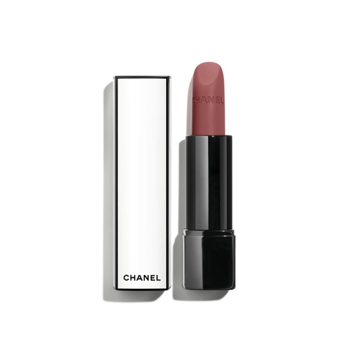  

Limitovaná edice rtěnek Rouge Allure Velvet Nuit Blanche, zářivá matná rtěnka v odstínu 06:00
