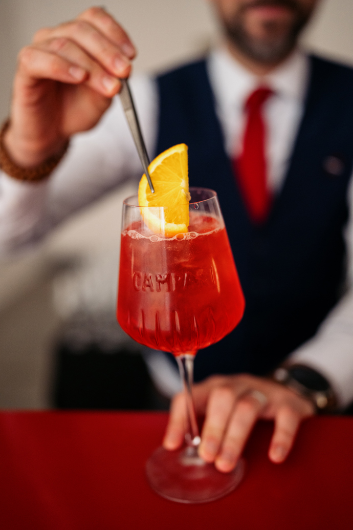  

Campari, drink večera.

