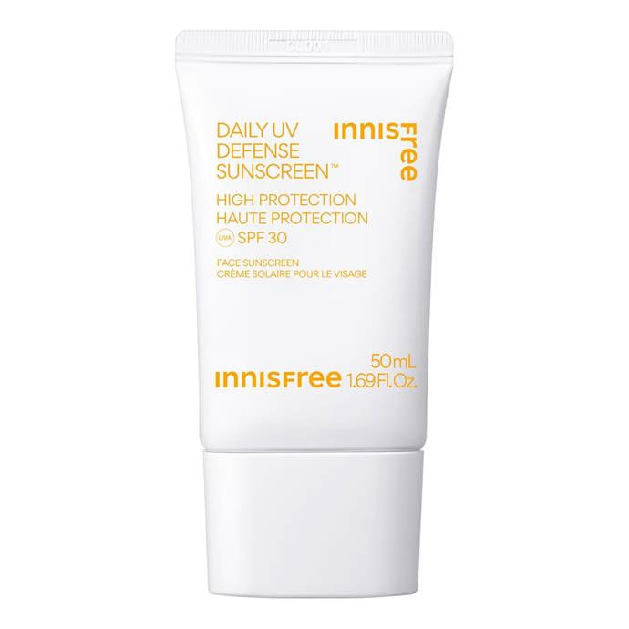  

Ochrana proti slunečnímu záření UVA/UVB Daily UV Defense Sunscreen SPF30, Innsifree, 670 Kč, prodává Sephora
