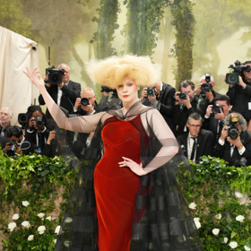 Gwendoline Christie v šatech Maison Margiela
Gwendoline Christie v šatech Maison Margiela