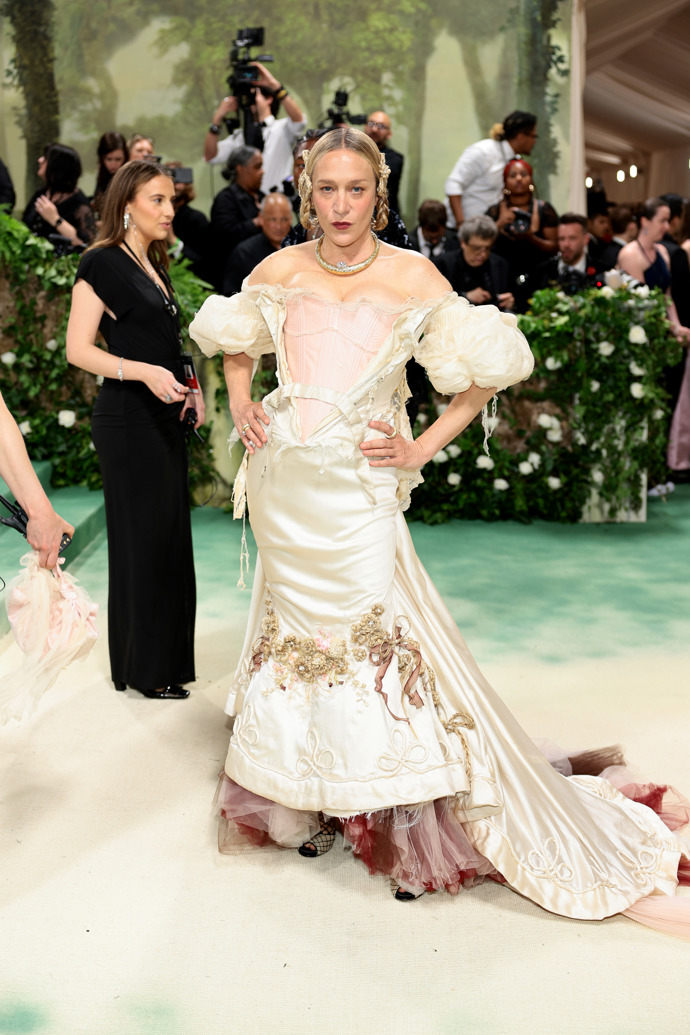  

Chloë Sevigny v šatech Dilara Findikoglu
