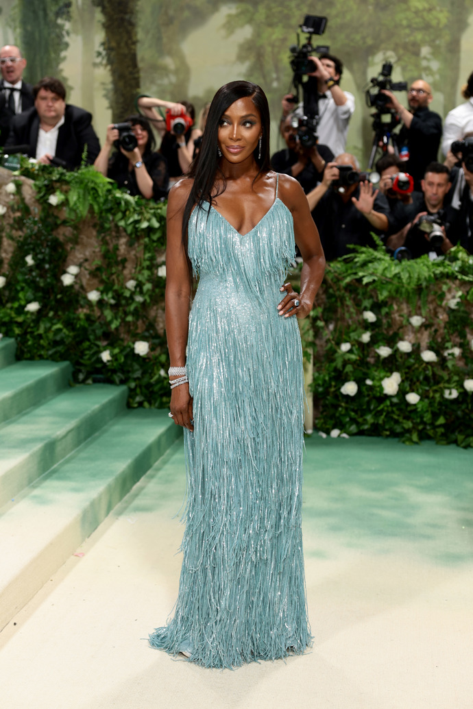  

Naomi Campbell v šatech Burberry
